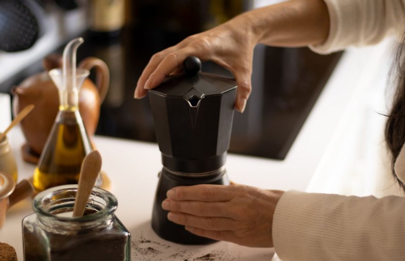 Veja agora mesmo como fazer café na cafeteira italiana